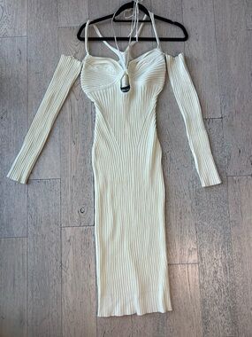 ANDREADAMO Cream Ribbed Long-Sleeve Stretchy Dress with Off-Shoulder Sleeves